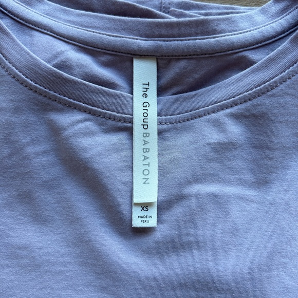 NWOT Aritzia Babaton Foundation Relaxed T-Shirt (Hazy Lilac) - Picture 2 of 4